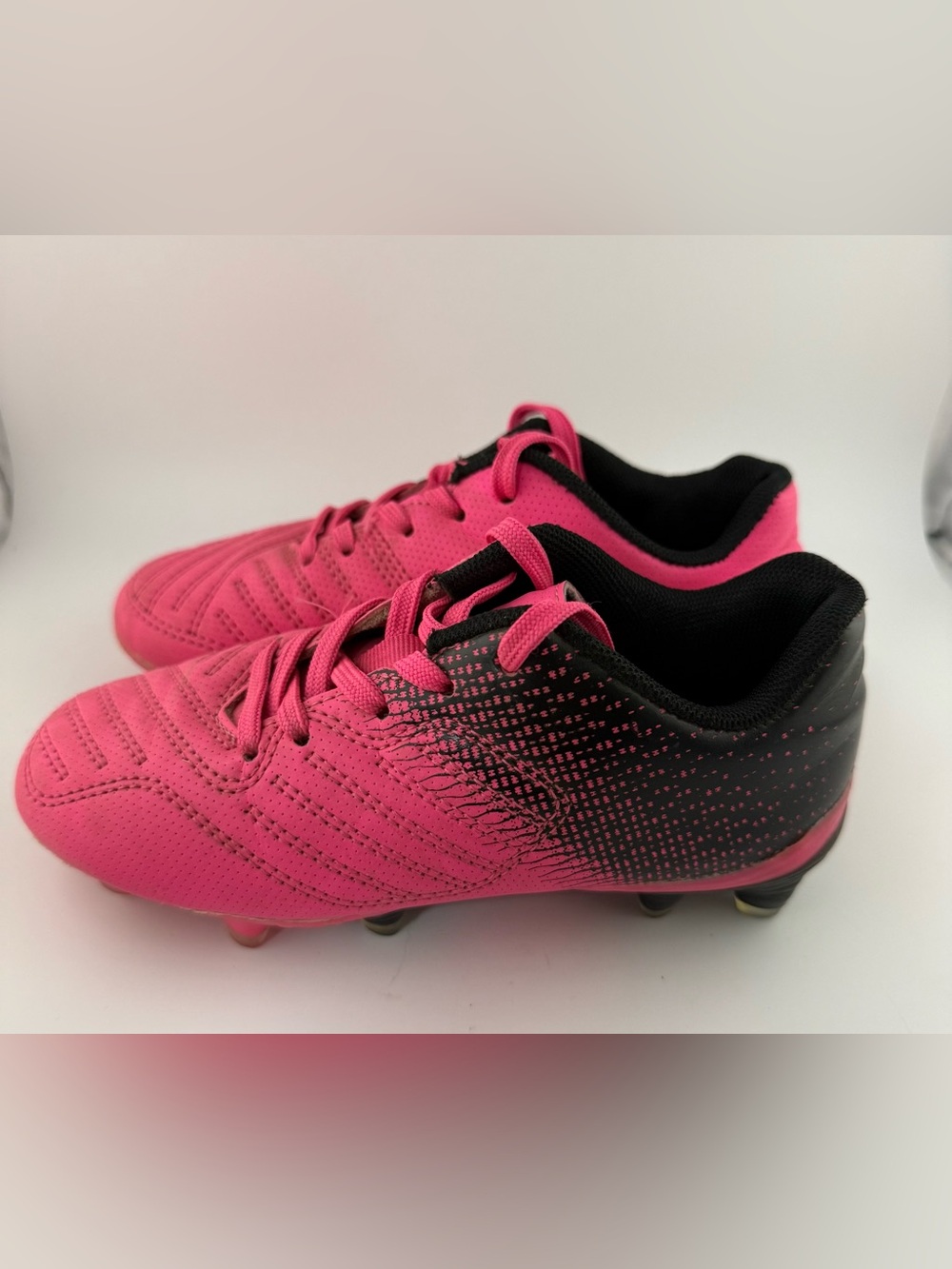 Kids Soccer Cleats - Fuchsia/Black - Size 11.5 Little Kid